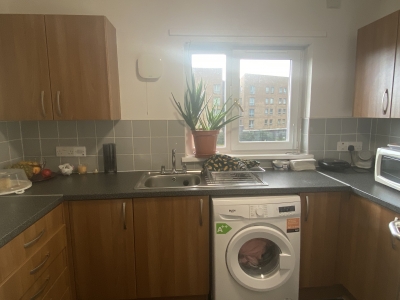 2   bedroom flat in Cardiff/Caerdydd